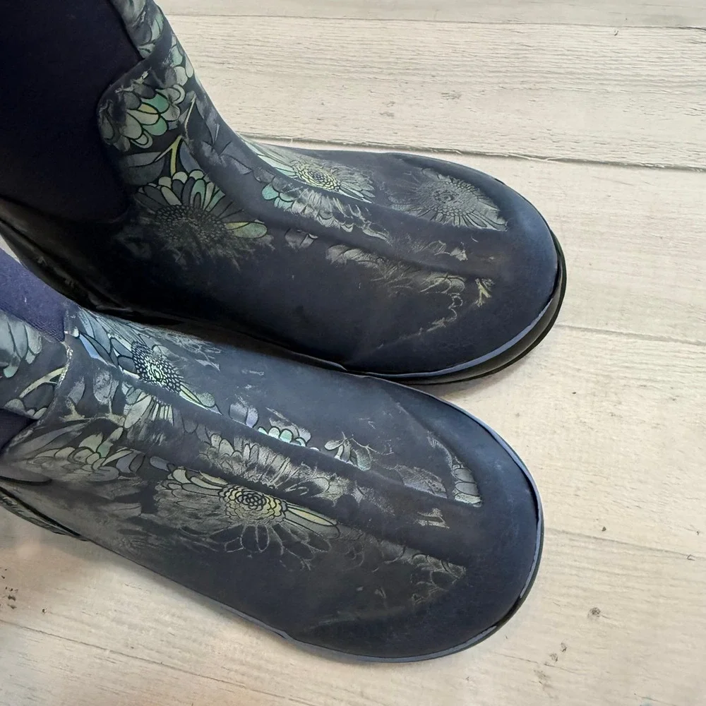 BOGS girls navy teal floral snow boots kids size‎ 2